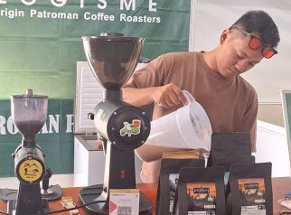Barista dari kota banjar patroman (foto:dok ist/tohirin)