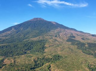 Gunung ciremai kuningan (foto:dok ist/tohirin)