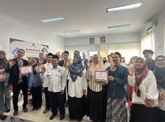 Edukasi mahasiswa UIN SIBER DAN KPA terkait HIV/AIDS (foto:dok ist/tohirin)