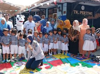 Dishub edukasi penting nya berkendara di jalan . (foto:dok ist/tohirin)